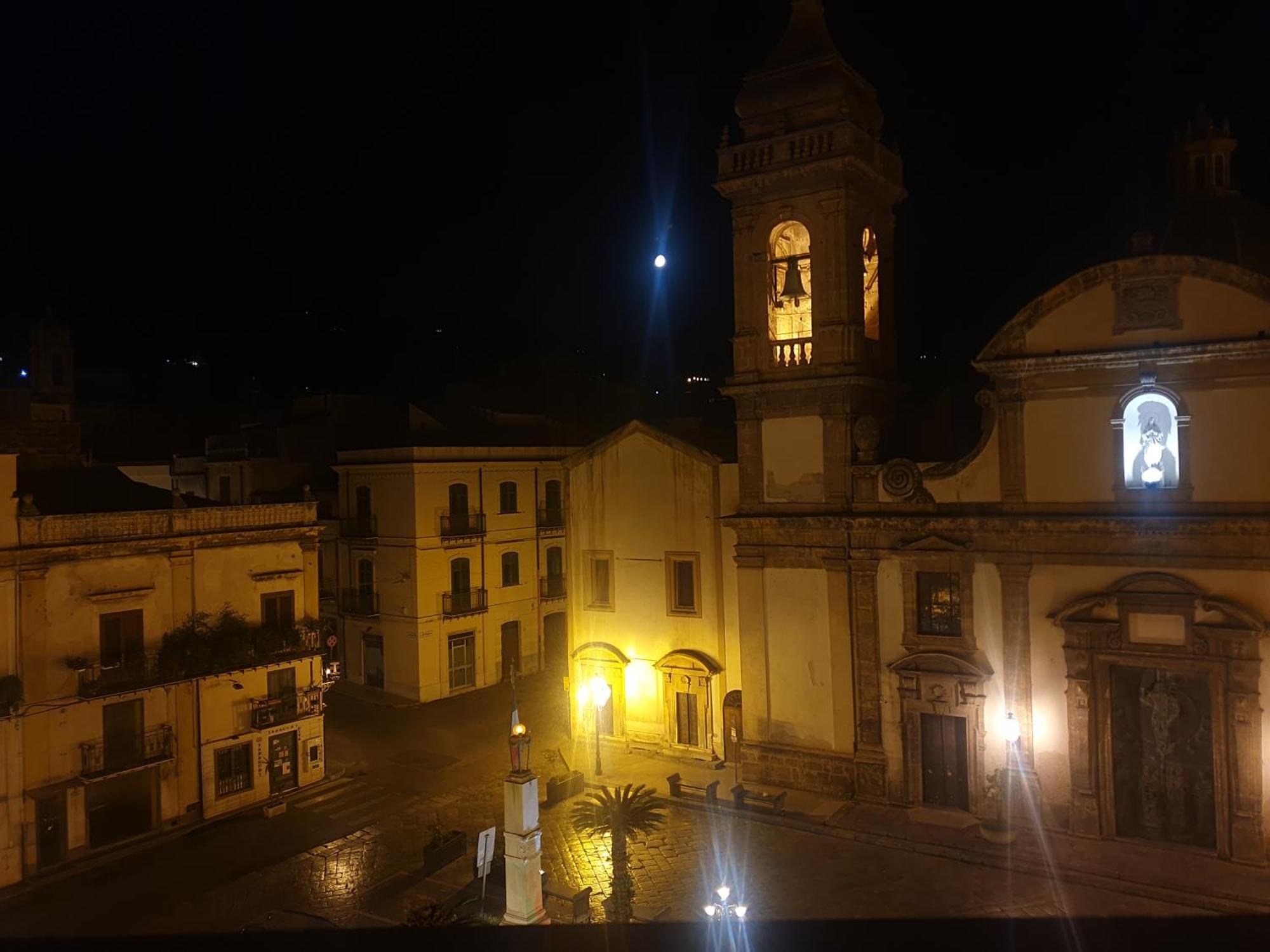 Bnb Donnalaura Carini Exterior foto