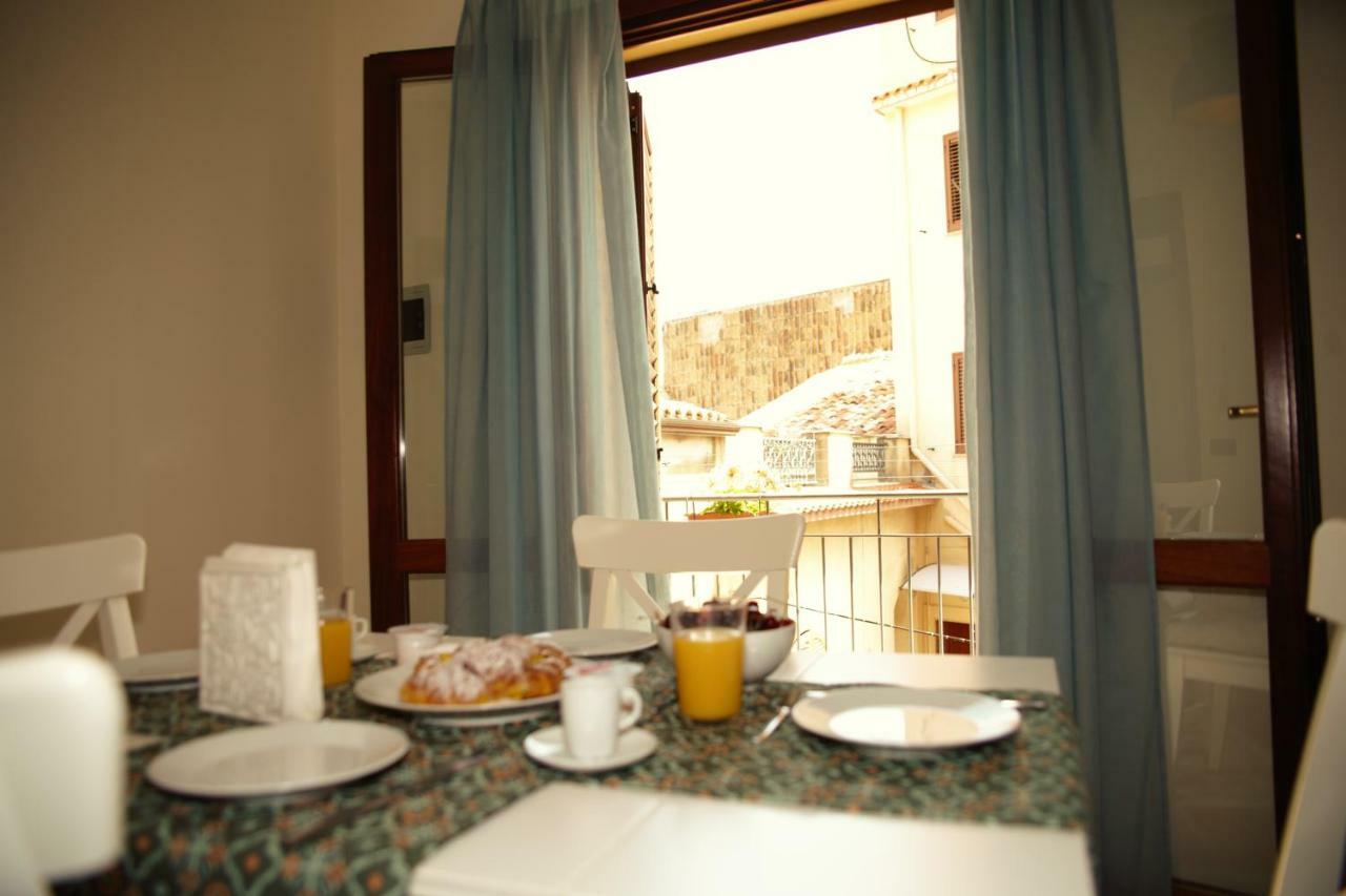 Bnb Donnalaura Carini Exterior foto
