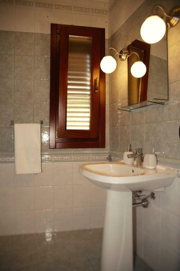 Bnb Donnalaura Carini Exterior foto