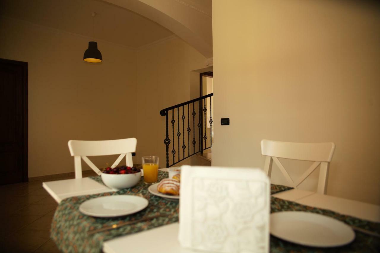 Bnb Donnalaura Carini Exterior foto